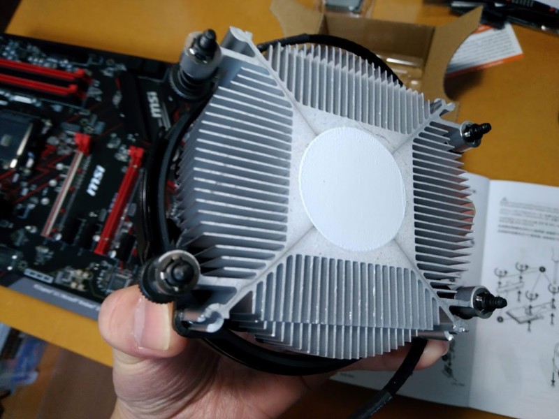 自作PC】マザーボードにCPUを取り付ける【MSI B450 GAMING PLUS