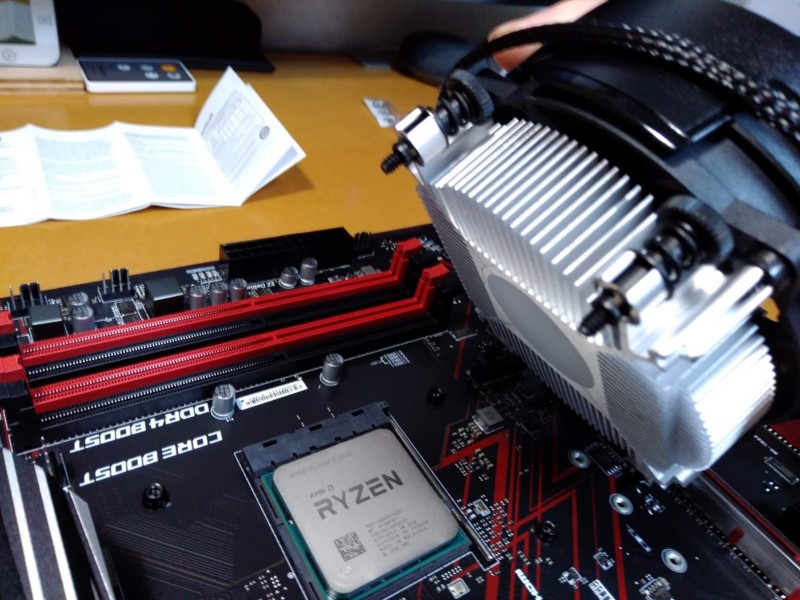 自作PC】マザーボードにCPUを取り付ける【MSI B450 GAMING PLUS