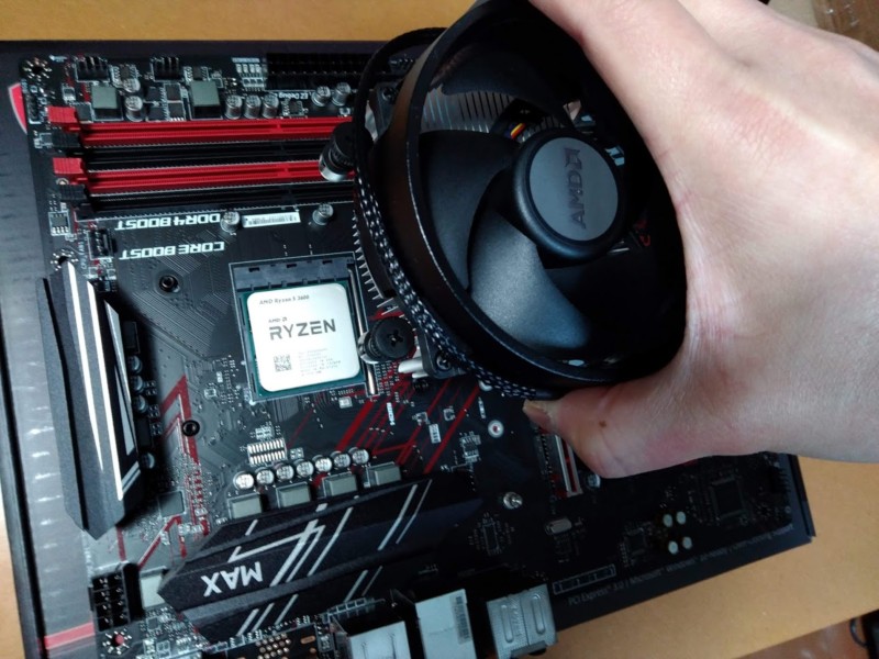 【自作PC】マザーボードにCPUを取り付ける【MSI B450 GAMING PLUS MAX＆RYZEN 5 3600】