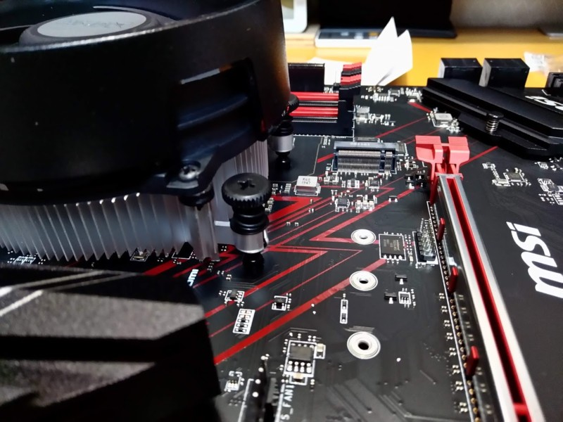 自作PC】マザーボードにCPUを取り付ける【MSI B450 GAMING PLUS